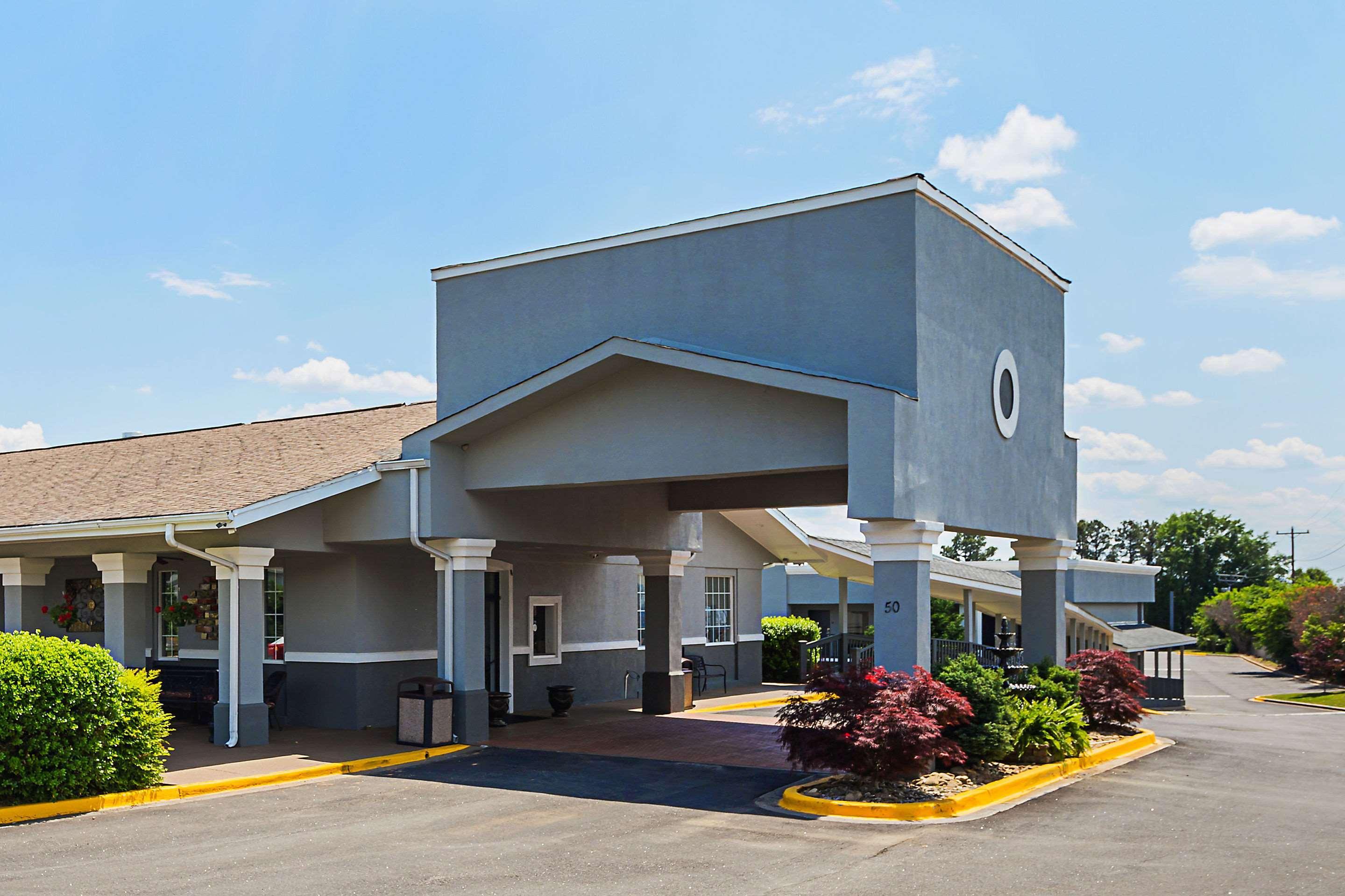 Quality Inn & Suites Greenville - Haywood Mall Exterior photo
